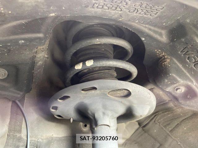 Toyota VOXY HYBRID 2019-06 7730676-19