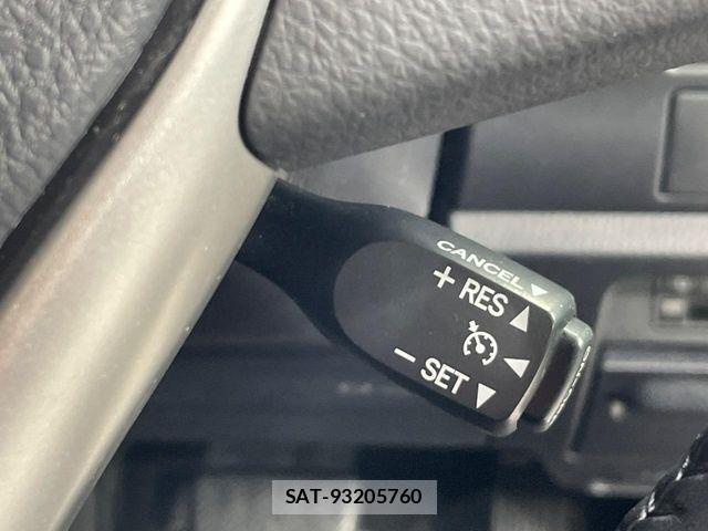 Toyota VOXY HYBRID 2019-06 7730676-6
