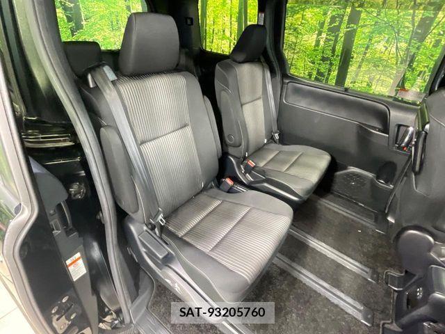 Toyota VOXY HYBRID 2019-06 7730676-8