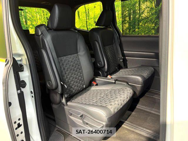 Toyota VOXY HYBRID 2022-03 7730661-9
