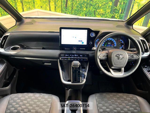 Toyota VOXY HYBRID 2022-03 7730661-1