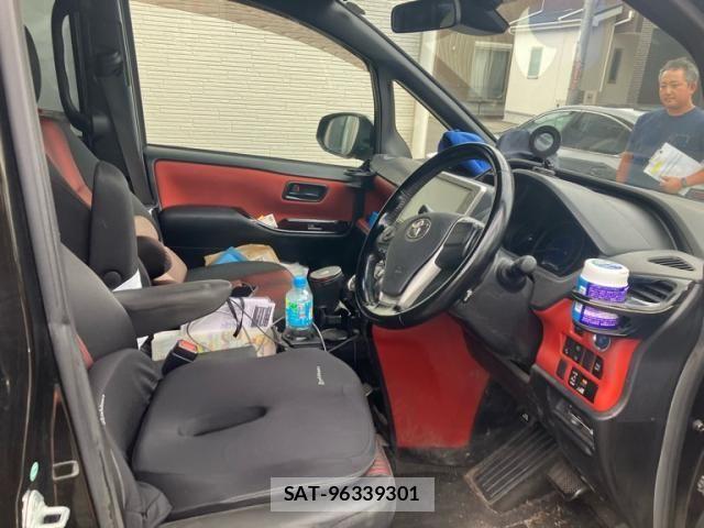 Toyota VOXY HYBRID 2017-10 7730687-14
