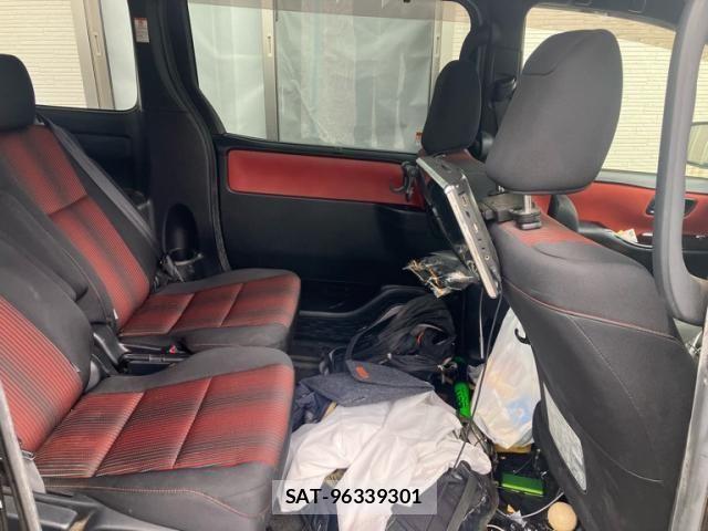 Toyota VOXY HYBRID 2017-10 7730687-15