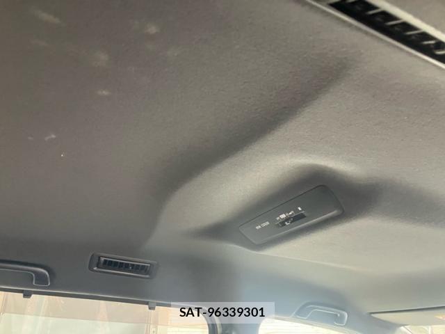 Toyota VOXY HYBRID 2017-10 7730687-16