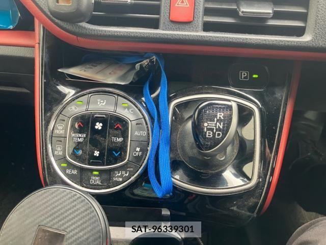 Toyota VOXY HYBRID 2017-10 7730687-20