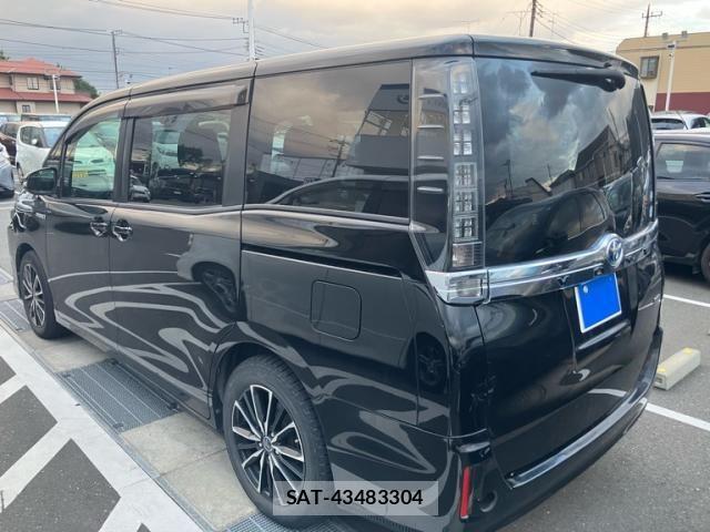 Toyota VOXY HYBRID 2014-05 7790404-11