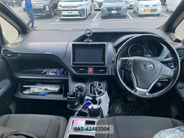 Toyota VOXY HYBRID 2014-05 7790404-15