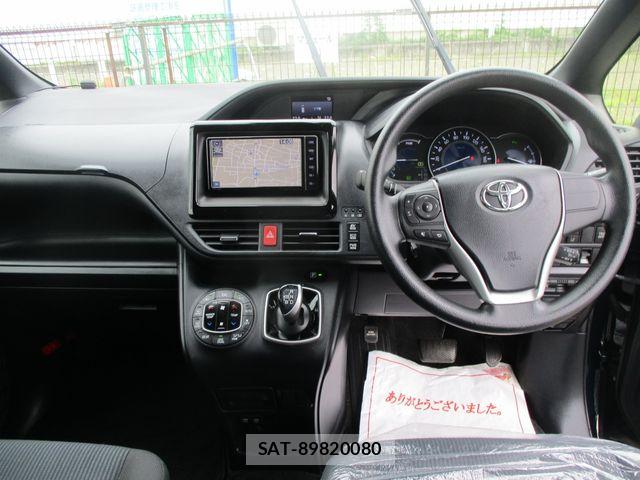 Toyota VOXY HYBRID 2019-06 7790417-4