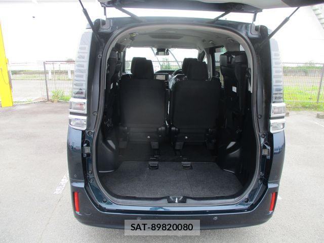 Toyota VOXY HYBRID 2019-06 7790417-7