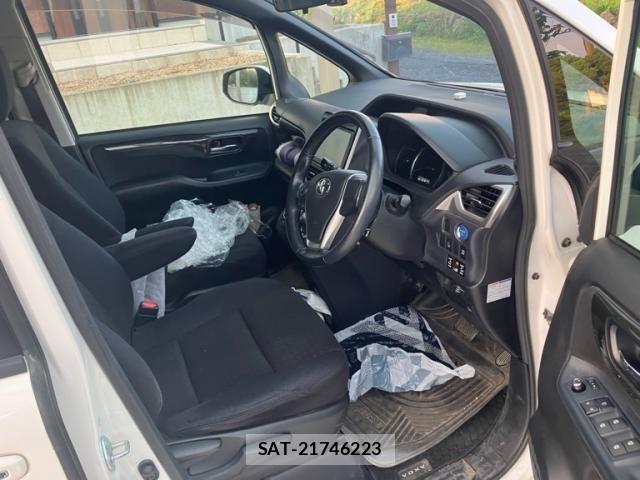Toyota VOXY HYBRID 2014-06 7790402-10