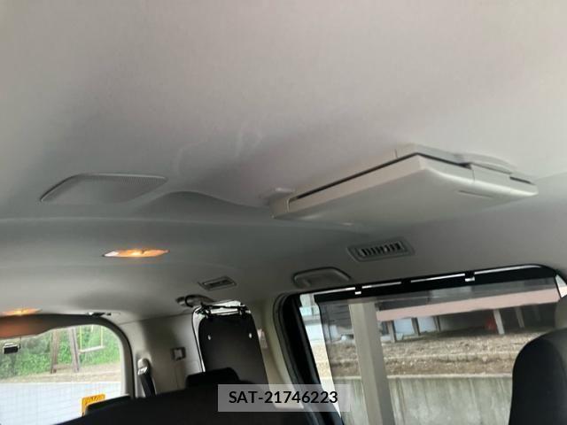 Toyota VOXY HYBRID 2014-06 7790402-12