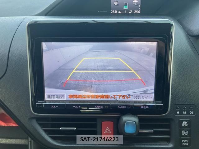 Toyota VOXY HYBRID 2014-06 7790402-16
