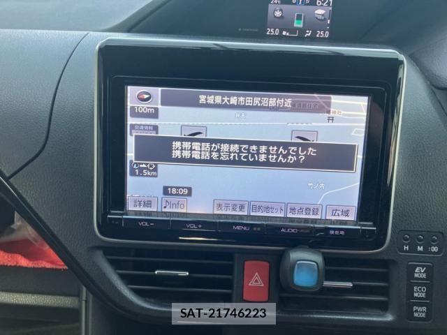 Toyota VOXY HYBRID 2014-06 7790402-17
