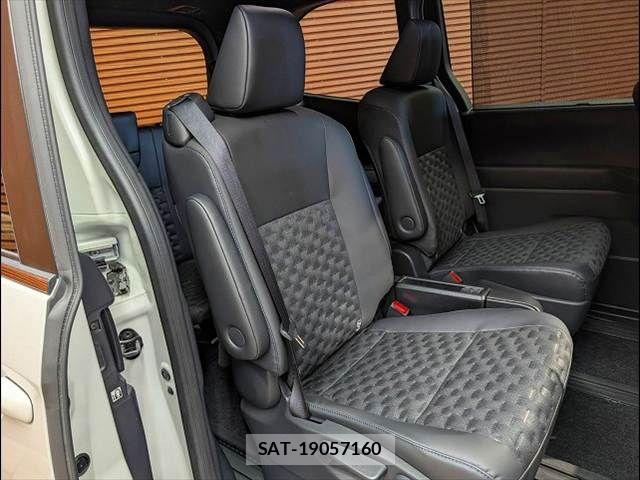 Toyota VOXY HYBRID 2025-07 7790465-8