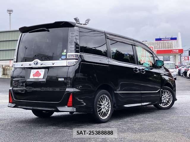 Toyota VOXY HYBRID 2017-10 7790424-2