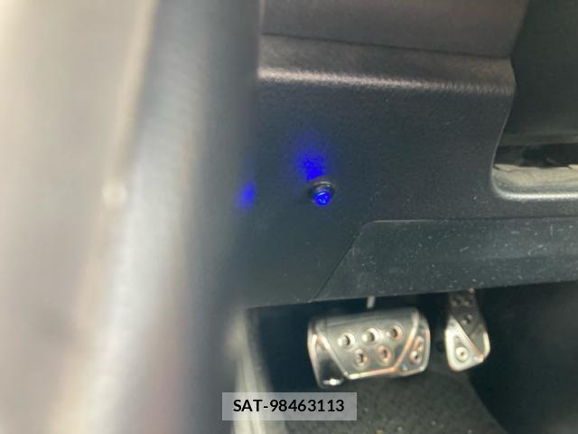 Toyota VOXY HYBRID 2019-09 7790415-11