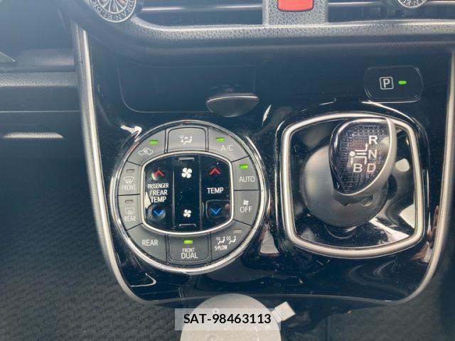 Toyota VOXY HYBRID 2019-09 7790415-14