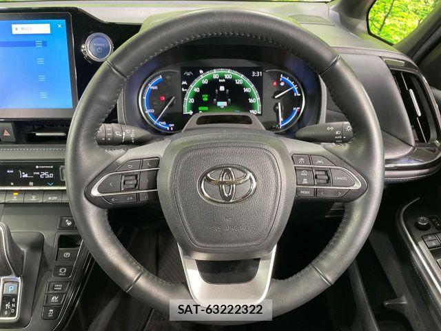 Toyota VOXY HYBRID 2023-04 7790466-11