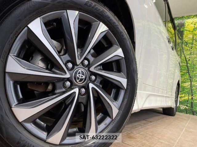 Toyota VOXY HYBRID 2023-04 7790466-13