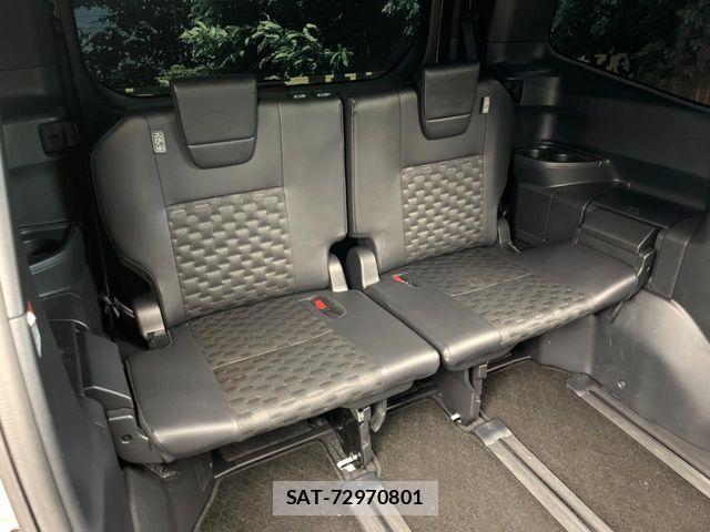 Toyota VOXY HYBRID 2024-02 7790467-10