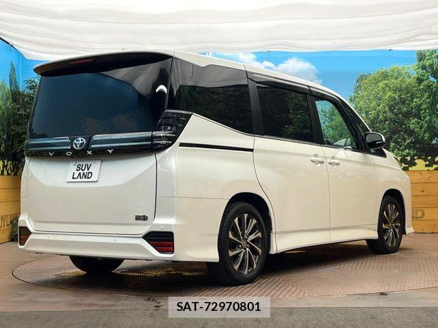 Toyota VOXY HYBRID 2024-02 7790467-18