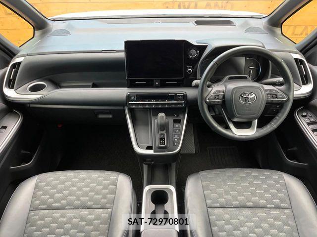 Toyota VOXY HYBRID 2024-02 7790467-1