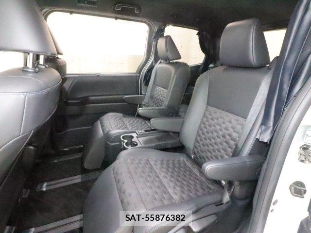 Toyota VOXY HYBRID 2024-05 7790475-9