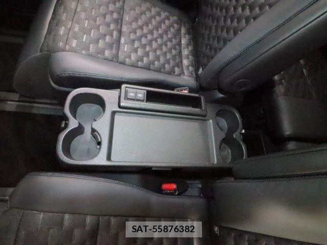 Toyota VOXY HYBRID 2024-05 7790475-11