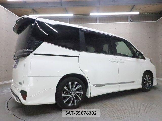 Toyota VOXY HYBRID 2024-05 7790475-1