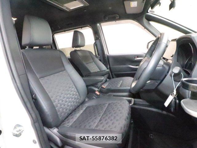 Toyota VOXY HYBRID 2024-05 7790475-3