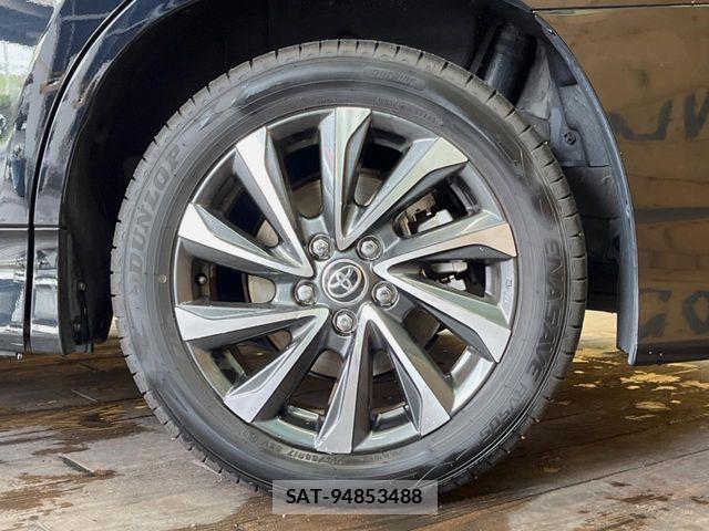 Toyota VOXY HYBRID 2023-07 7790461-12