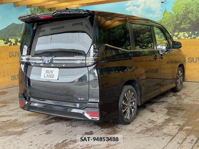Toyota VOXY HYBRID 2023-07 7790461-16