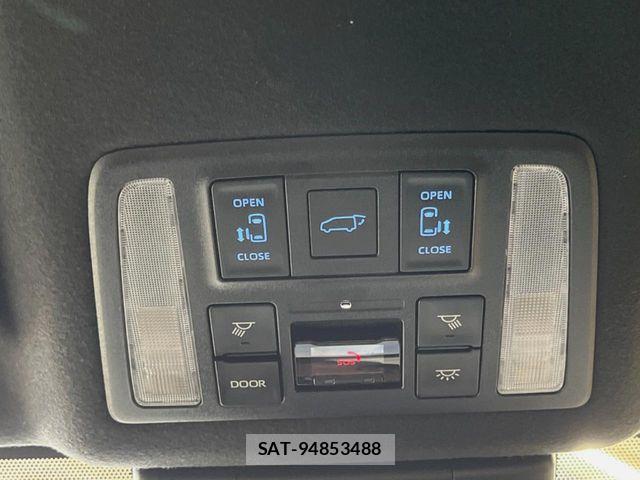 Toyota VOXY HYBRID 2023-07 7790461-5
