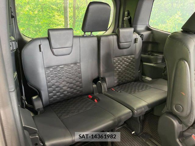 Toyota VOXY HYBRID 2025-11 7790485-9