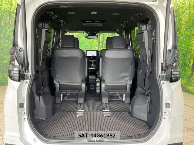 Toyota VOXY HYBRID 2025-11 7790485-10
