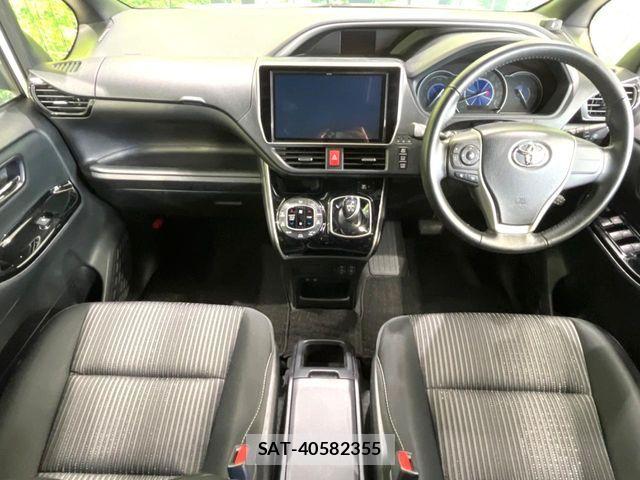 Toyota VOXY HYBRID 2018-10 7790429-1