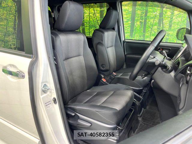 Toyota VOXY HYBRID 2018-10 7790429-7