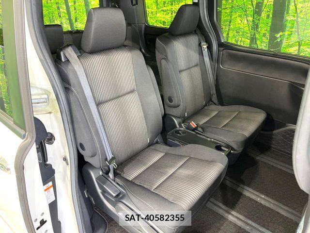 Toyota VOXY HYBRID 2018-10 7790429-8