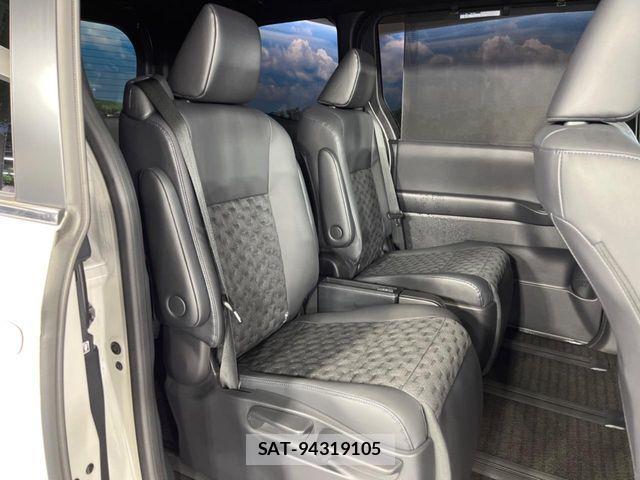 Toyota VOXY HYBRID 2023-06 7790474-9