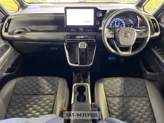 Toyota VOXY HYBRID 2023-06 7790474-2