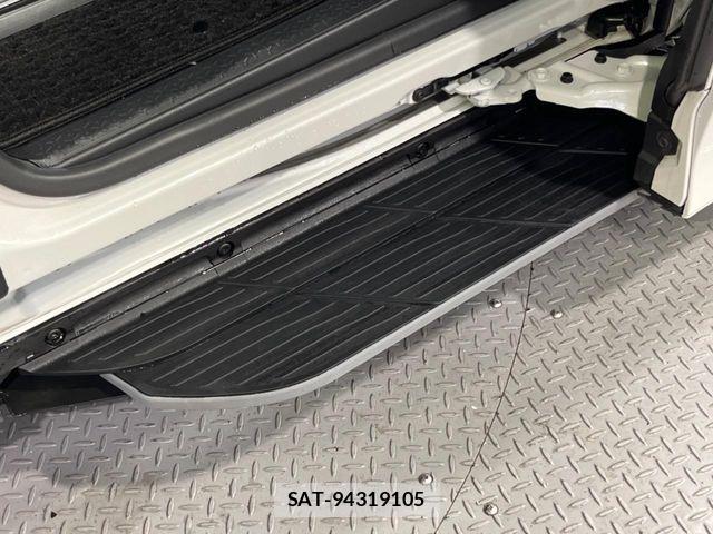 Toyota VOXY HYBRID 2023-06 7790474-5