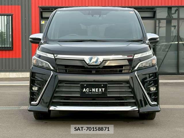 Toyota VOXY HYBRID 2018-08 7790423-15