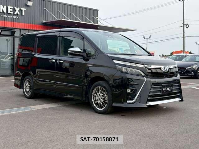 Toyota VOXY HYBRID 2018-08 7790423-18