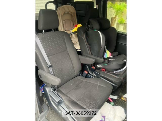 Toyota VOXY HYBRID 2018-03 7790410-12