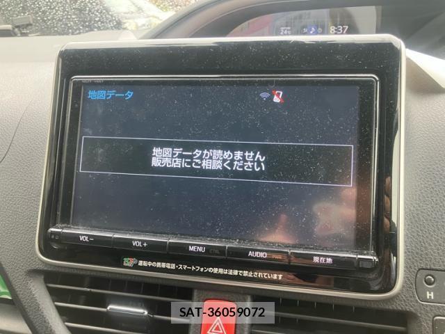 Toyota VOXY HYBRID 2018-03 7790410-22