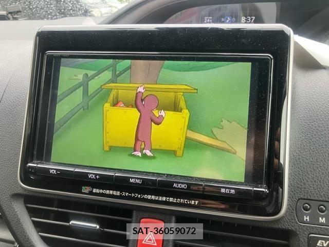 Toyota VOXY HYBRID 2018-03 7790410-23