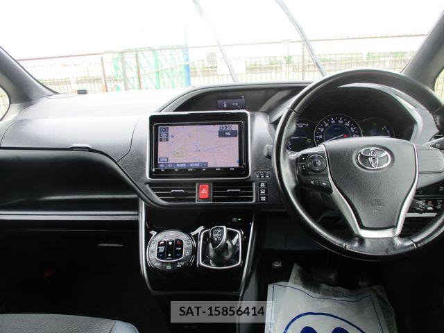 Toyota VOXY HYBRID 2021-06 7790422-4