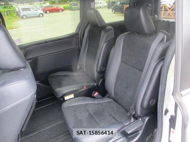 Toyota VOXY HYBRID 2021-06 7790422-6