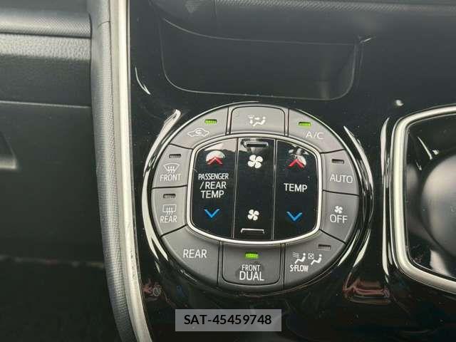 Toyota VOXY HYBRID 2019-07 7790426-10