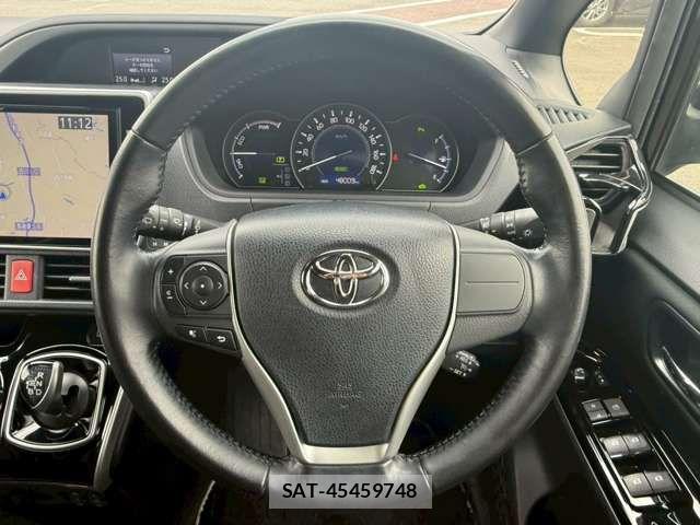 Toyota VOXY HYBRID 2019-07 7790426-13